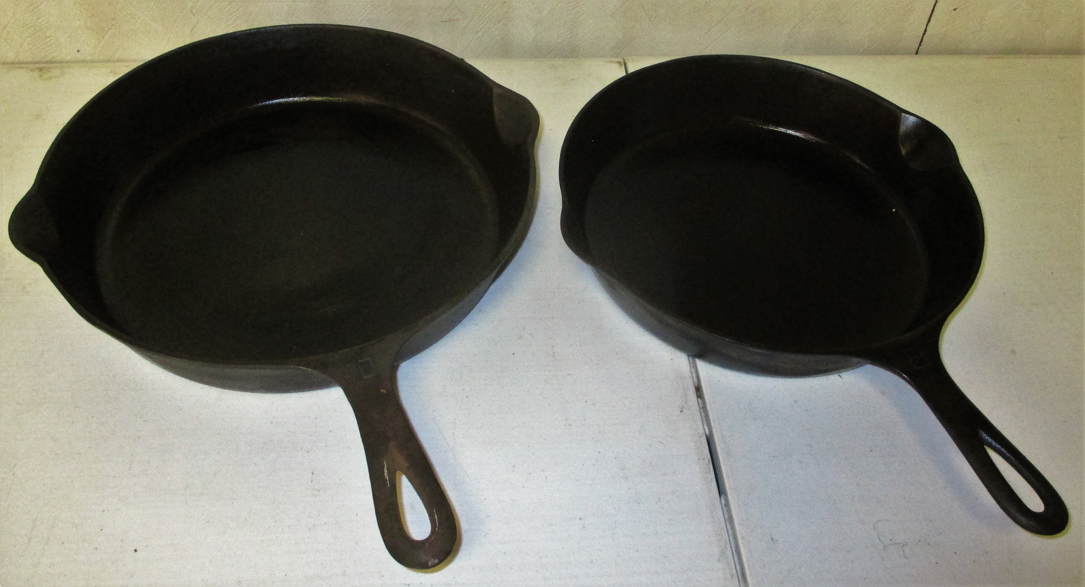 94: #9 And #10 Griswold Skillets