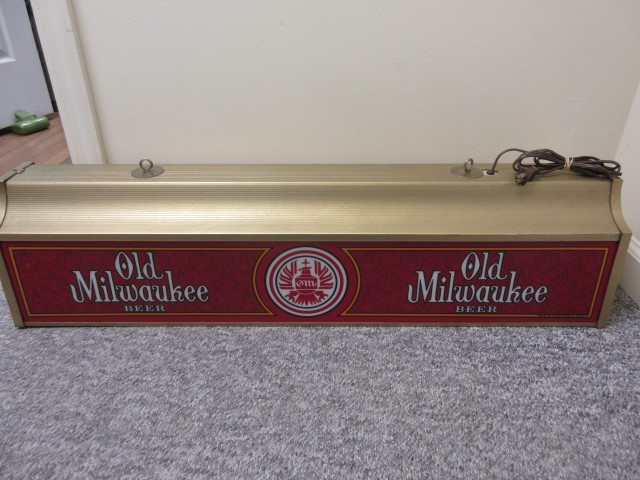 Old Milwaulkee Pool Table Light