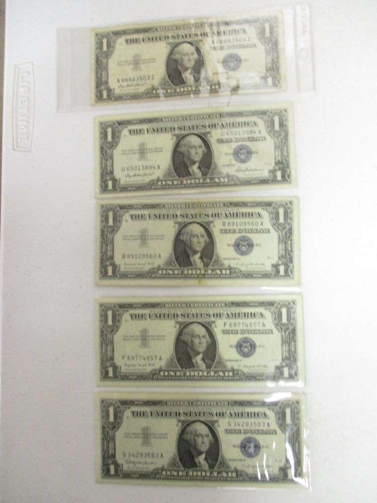 Lot 10: (5) $1 Certificates