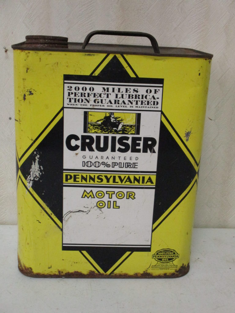 Lot 117: Cruiser 2 Gal Motor Oil Can