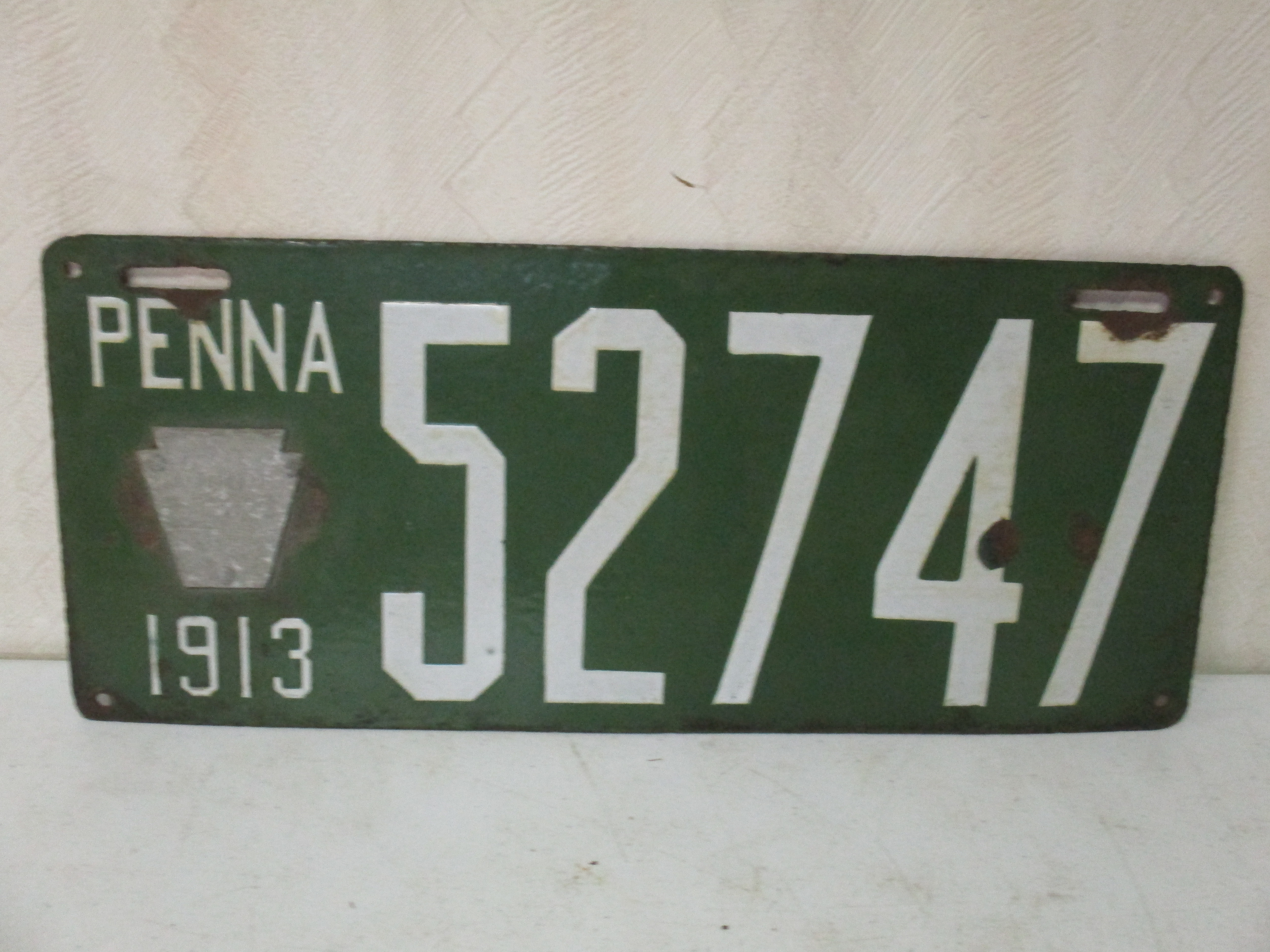 Lot 119: 1913 Porcelain License Plate