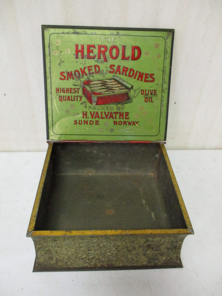 Lot 156: Herold Sardines Tin