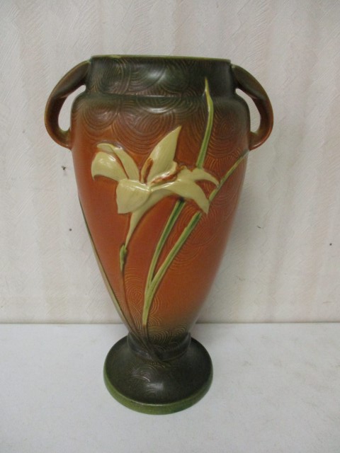 Lot 57: Roseville Vase