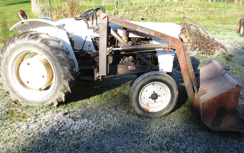1976 Satoh S-650G Tractor With Bucket And Loader